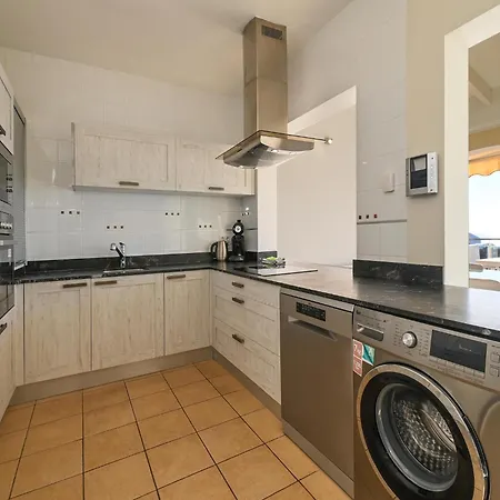 Villa In With Pool Near *