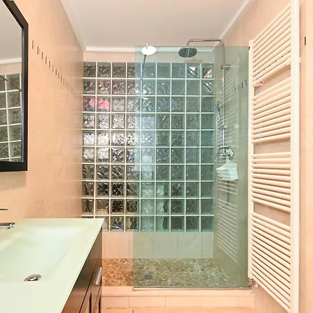 In With Pool Near