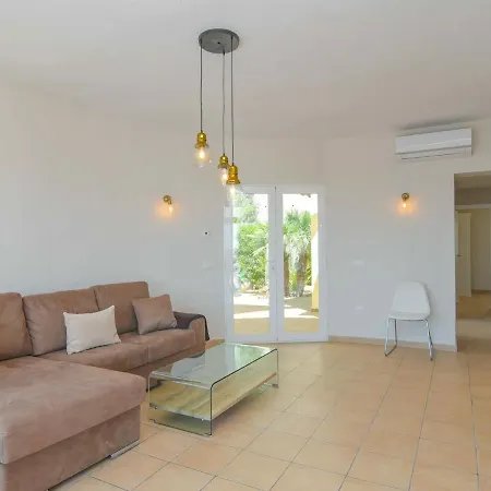 Villa In With Pool Near